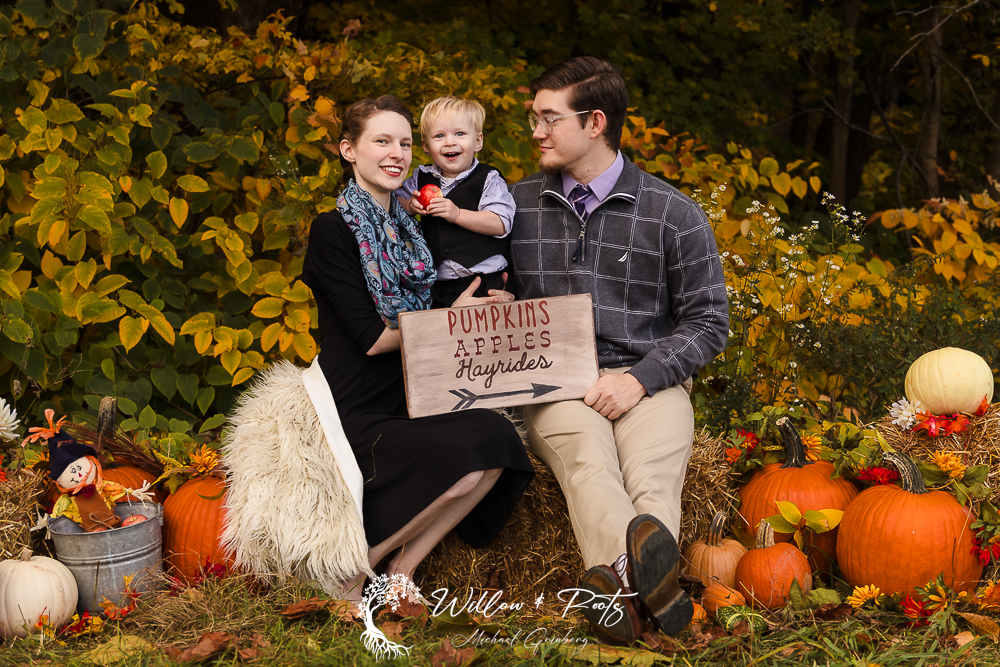 Fall Family Pictures - What To Wear For Fall Photos - Family Photography Near Me