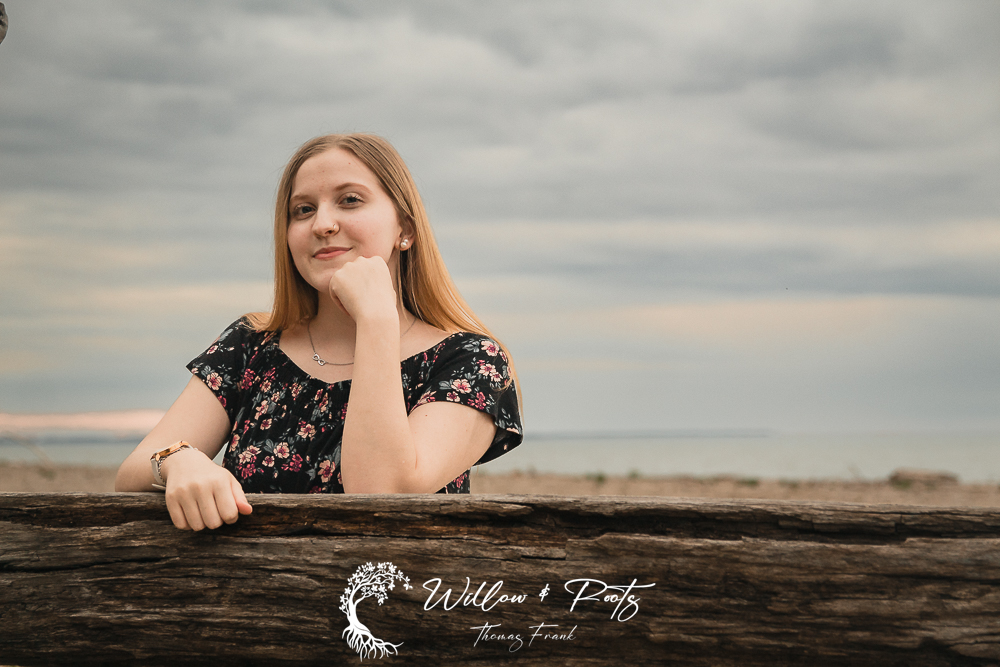 What To Wear For Senior Pictures - Senior Photographer Near Me - Senior Photography Erie Pa