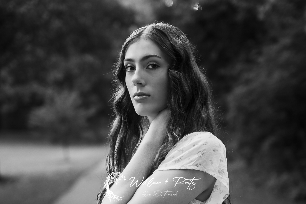 What To Wear For Girls Senior Pictures - Senior Picture Outfit Ideas - Best Senior Photographer In Erie Pa